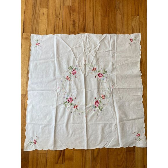 Small Vintage Square Rose Floral Hand Embroidered Alter Table Cloth 32" x 32" - Picture 1 of 6